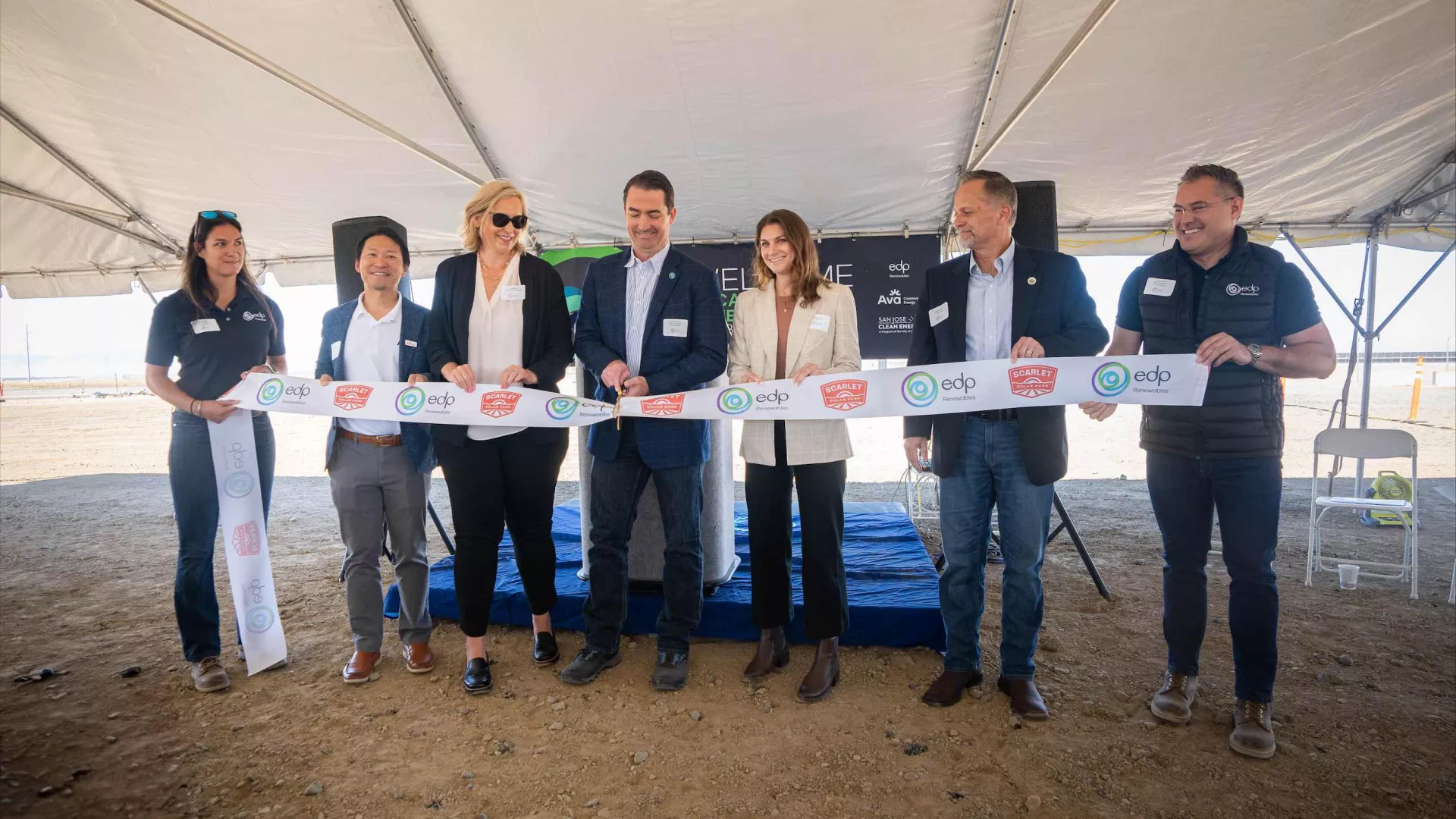 Scarlet%20Solar%20Ribbon%20Cutting_full.jpg