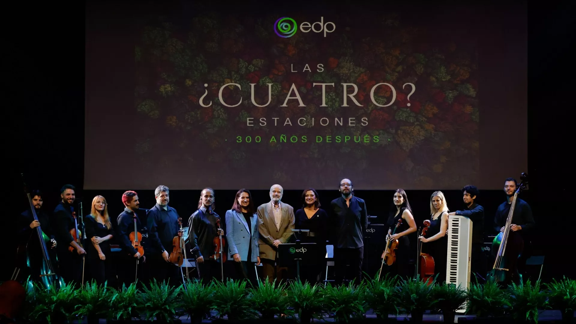 El%20meteor%C3%B3logo%2C%20Ernesto%20Rodr%C3%ADguez%3B%20el%20compositor%20Hach%C3%A8%20Costa%3B%20y%20la%20orquesta%20de%20c%C3%A1mara%20Chopsway%20Ensemble%20junto%20a%20responsables%20de%20EDP_0.jpg