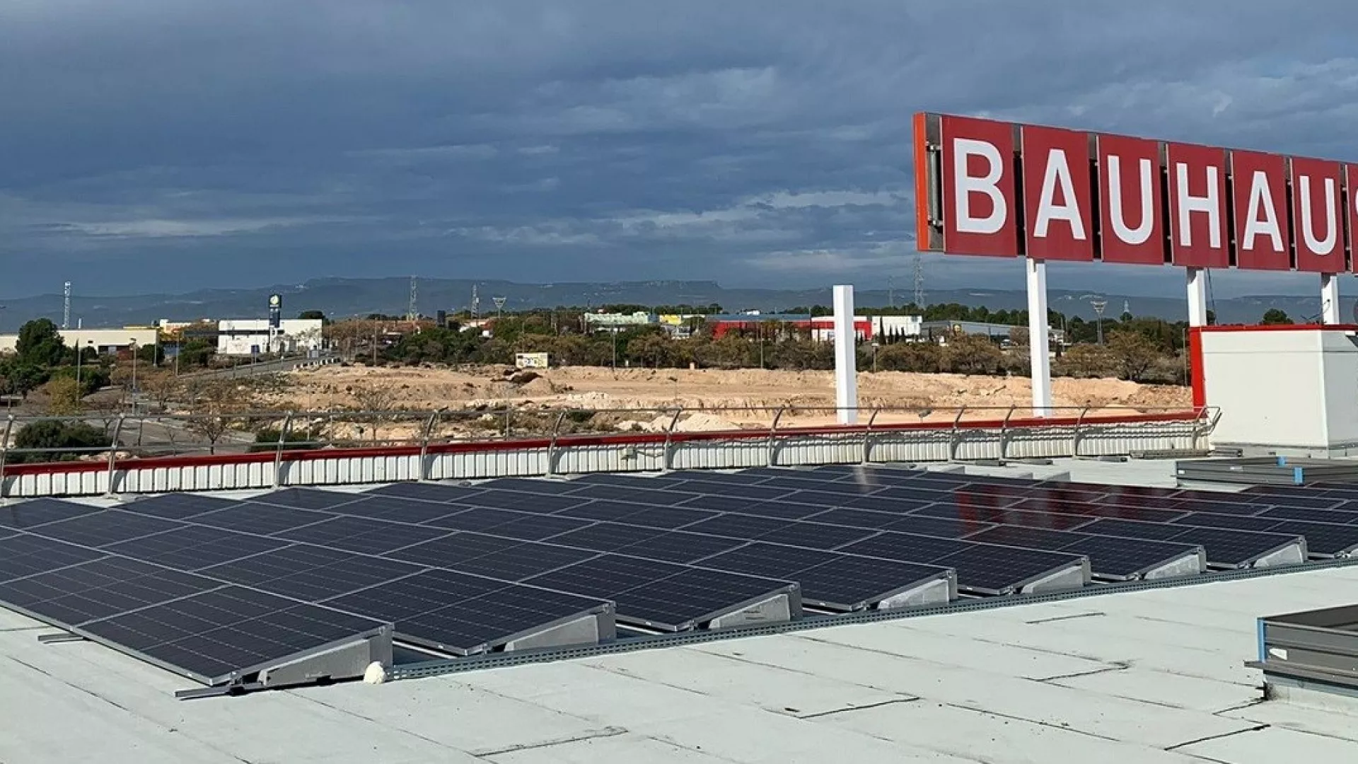 Instalaci%C3%B3n%20realizada%20por%20EDP%20a%20Bauhaus%20en%20Tarragona_6.jpg