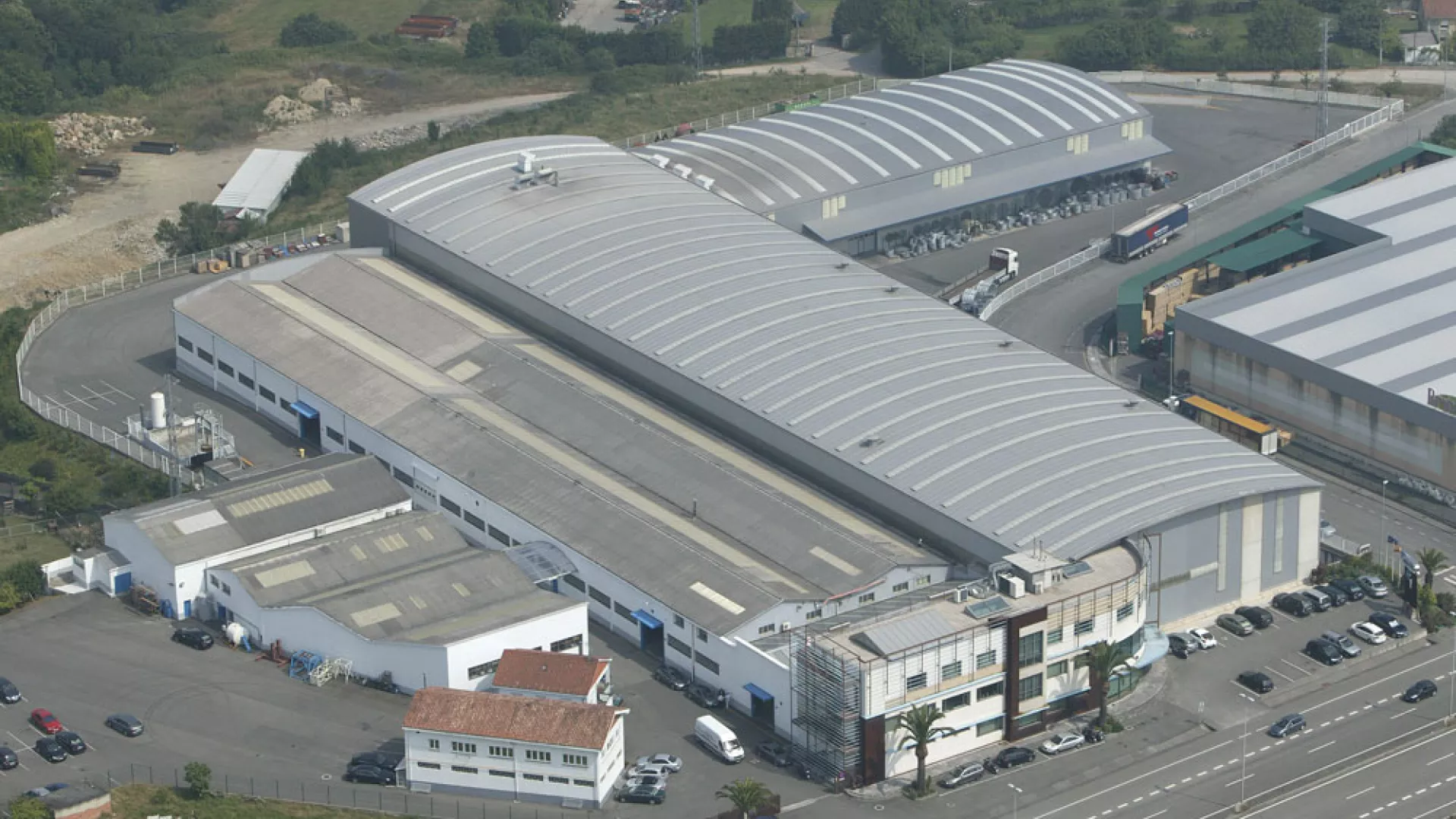 Sede%20de%20Zitron%2C%20que%20acoger%C3%A1%20su%20primera%20planta%20fotovoltaica-min.jpg