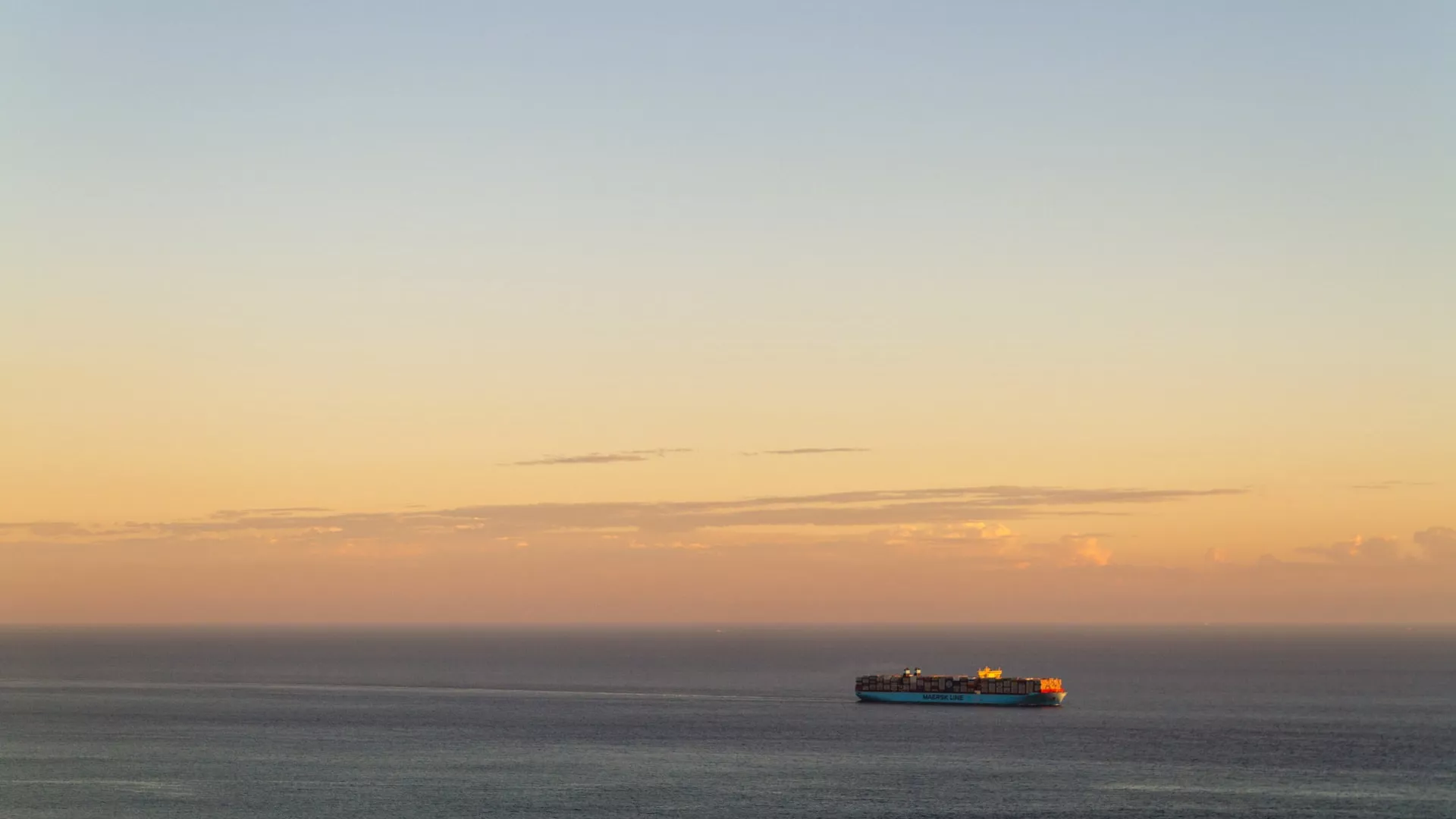 cargueiro-transporte-maritimo.jpg